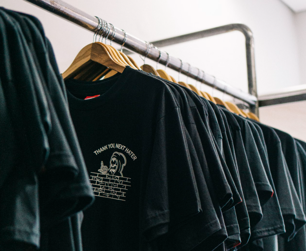 Elevate Your Inventory: Navigating the Wholesale Landscape of Essential T-Shirts for Men - Blog 